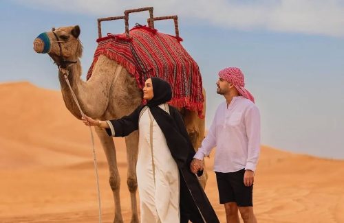 couple camel riding dubai